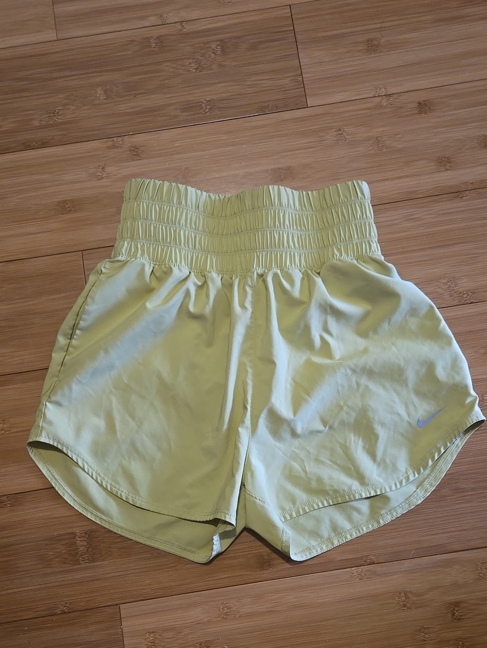 Nike Womens High-Waist Running Shorts - S